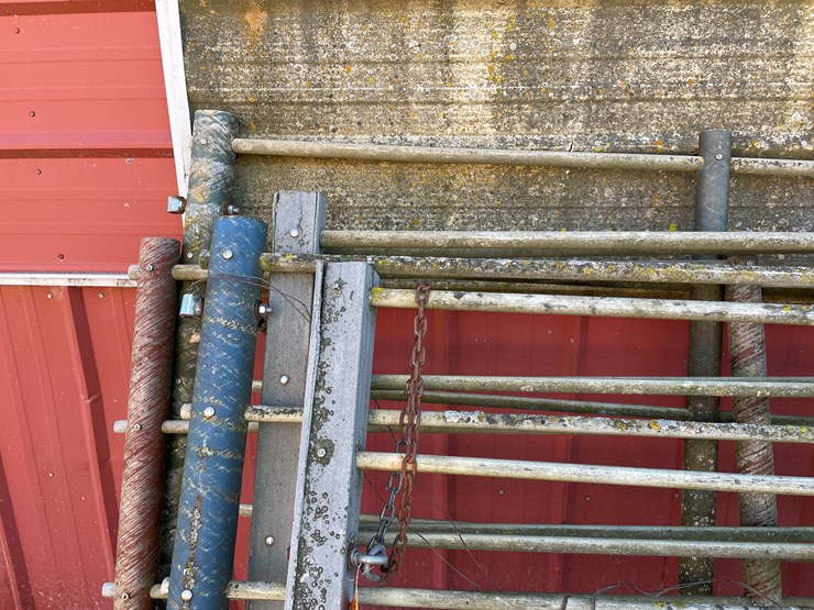 #6048-•-(6)-12'-corral-gates-image-14