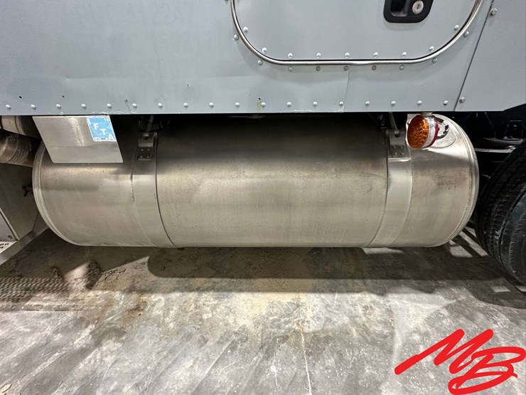 2007-peterbilt-379-image-48