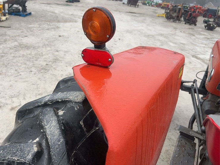 massey-ferguson-135-image-41