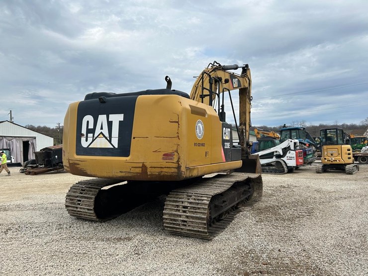 caterpillar-320e-image-4