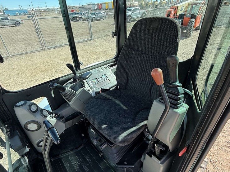 2013-bobcat-e35-image-20