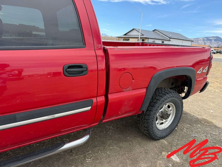 2004-chevrolet-silverado-2500-image-14