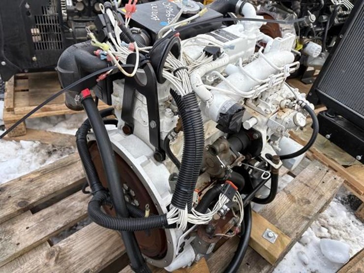 kubota-v2003-diesel-engine-image-7