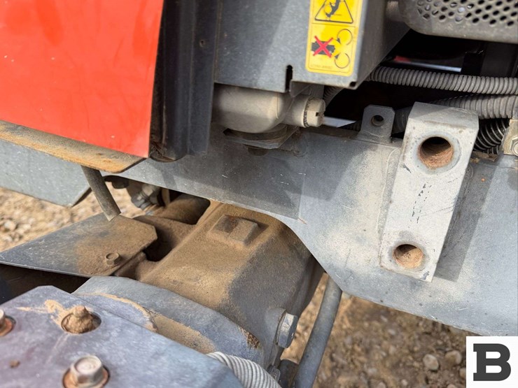 2014-kubota-m8540n-image-13