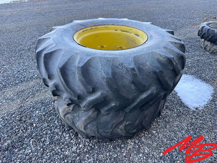 john-deere-12-image-2