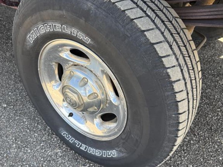 2001-dodge-ram-2500-image-13