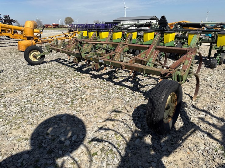 john-deere-17-image-1