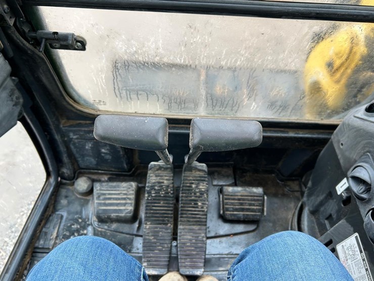 2017-yanmar-sv100-image-18