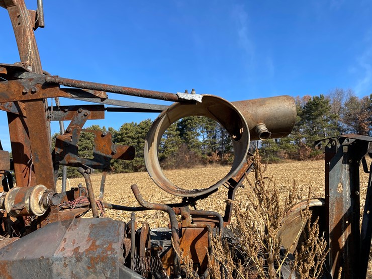 new-holland-t8030-image-30