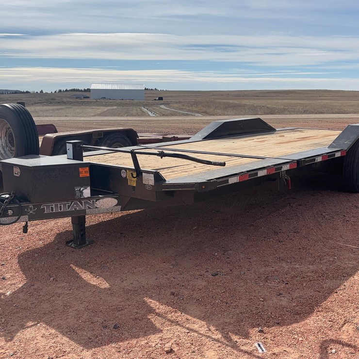 2018 TITAN TRAILER