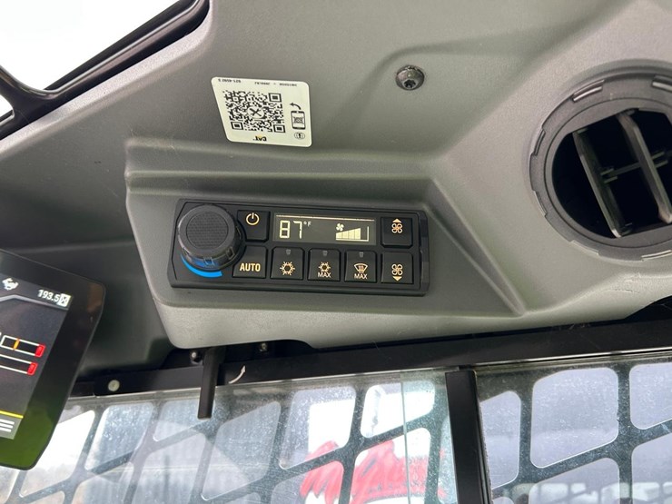 2024-caterpillar-255-image-23