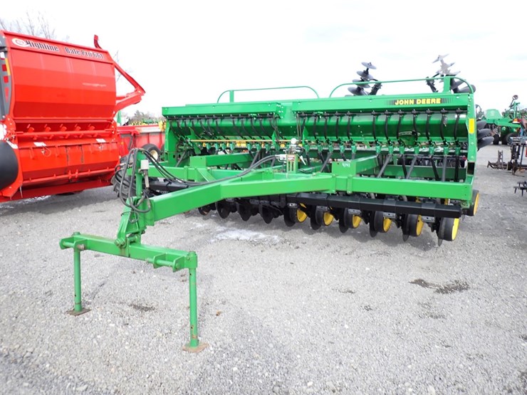 john-deere-750-image-1