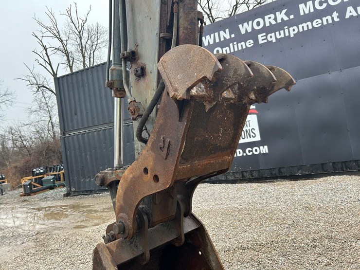 2020-deere-135g-image-9