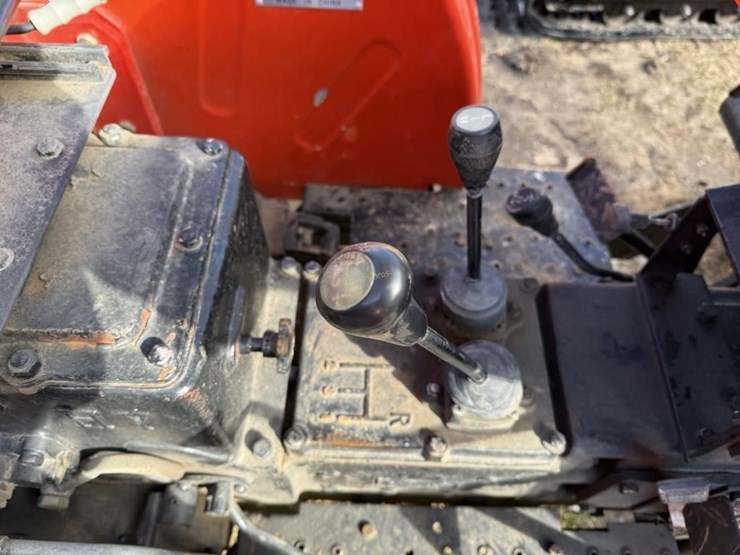 jm-354le-tractor-with-koyker-loader-image-9