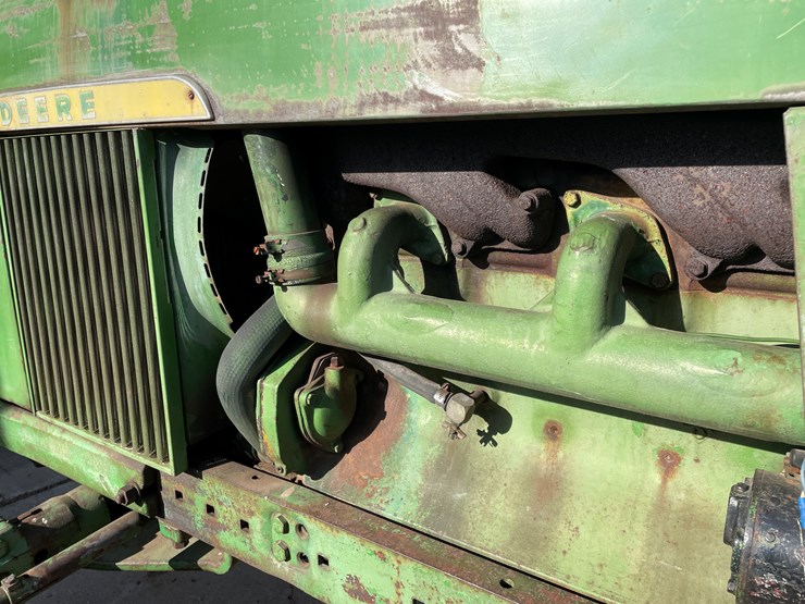 john-deere-4010-image-12