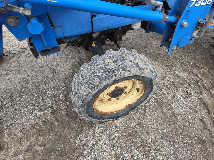 new-holland-tc30-image-9