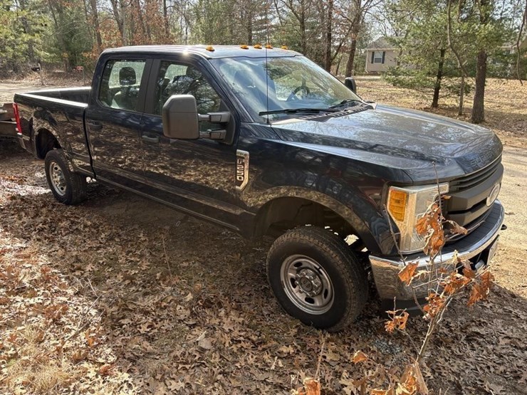 2017-ford-f250-xl-image-11