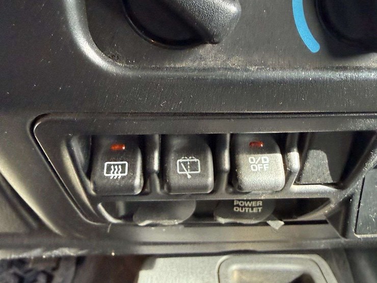 2004-jeep-wrangler-sport-image-29