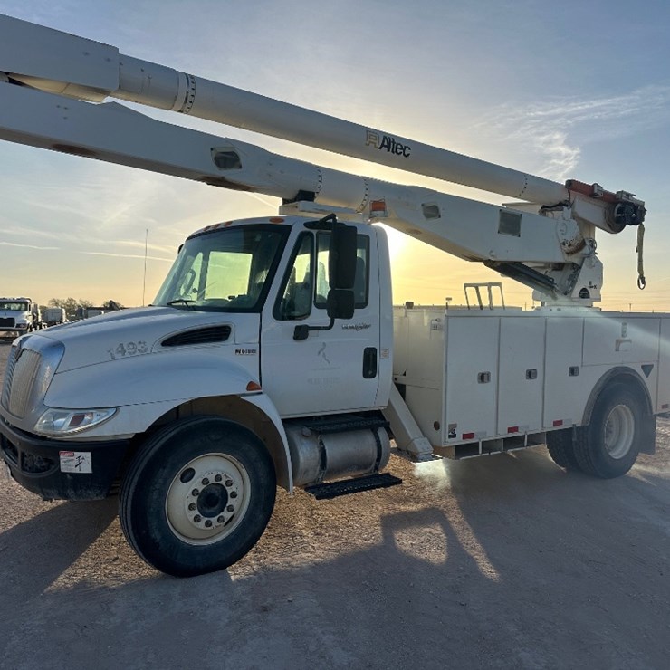 2012 INTERNATIONAL DURASTAR 4300