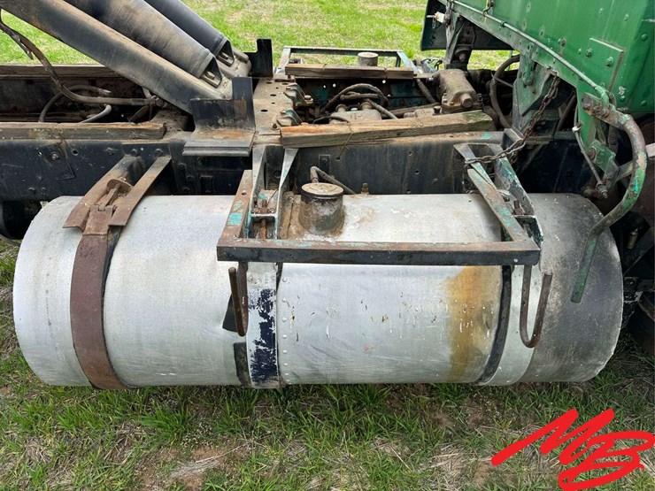 peterbilt-362-image-46