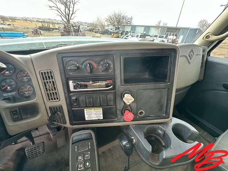 2008-international-7400-image-35