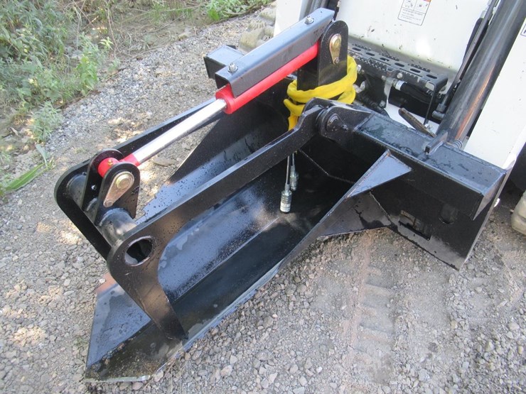 wildcat-skid-steer-stump-bucket-grapple-image-1