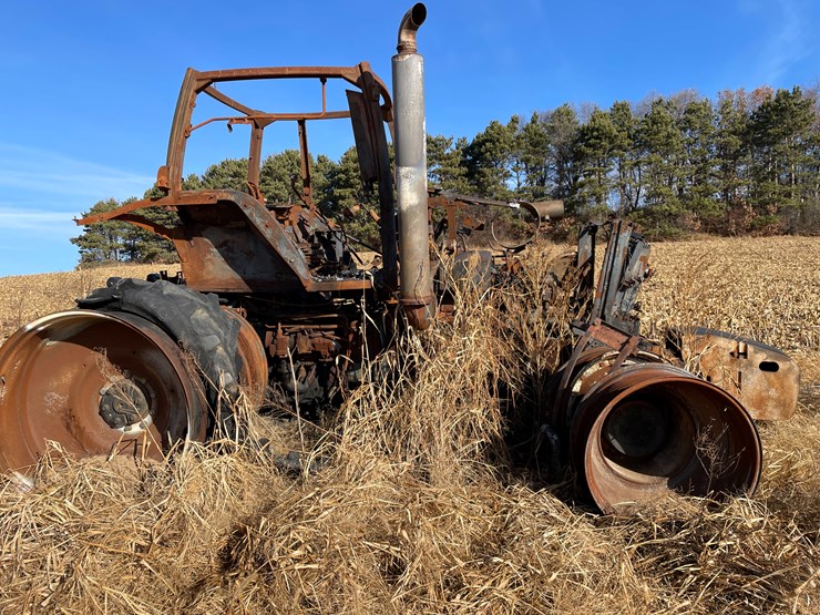 new-holland-t8030-image-4