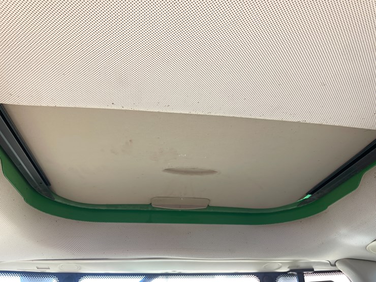 john-deere-7330-image-37