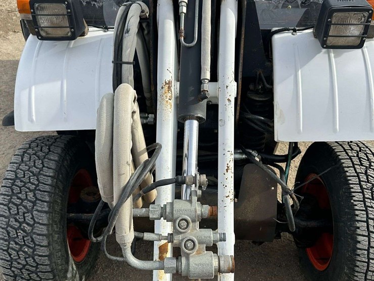 2005-bobcat-toolcat-5600-image-9