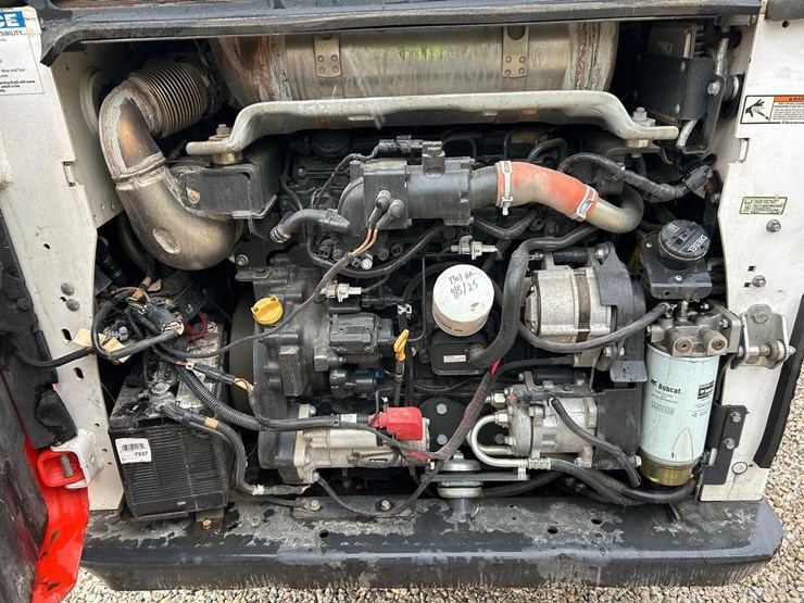 2022-bobcat-t770-image-16
