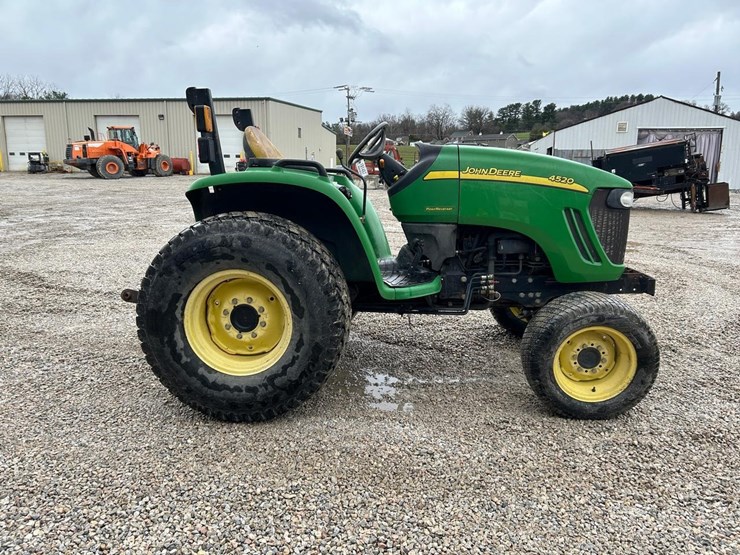 john-deere-4520-image-5