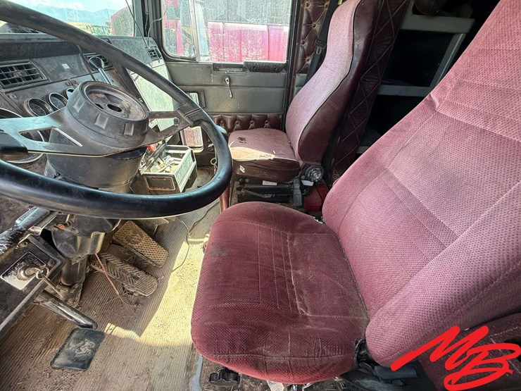 1990-kenworth-t600-image-15