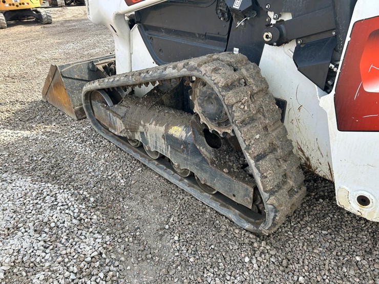 2020-bobcat-t76-image-16