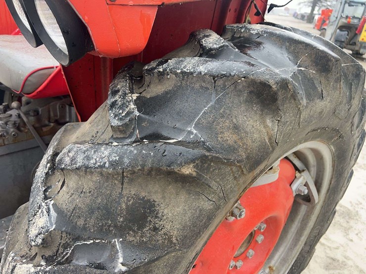 massey-ferguson-135-image-44