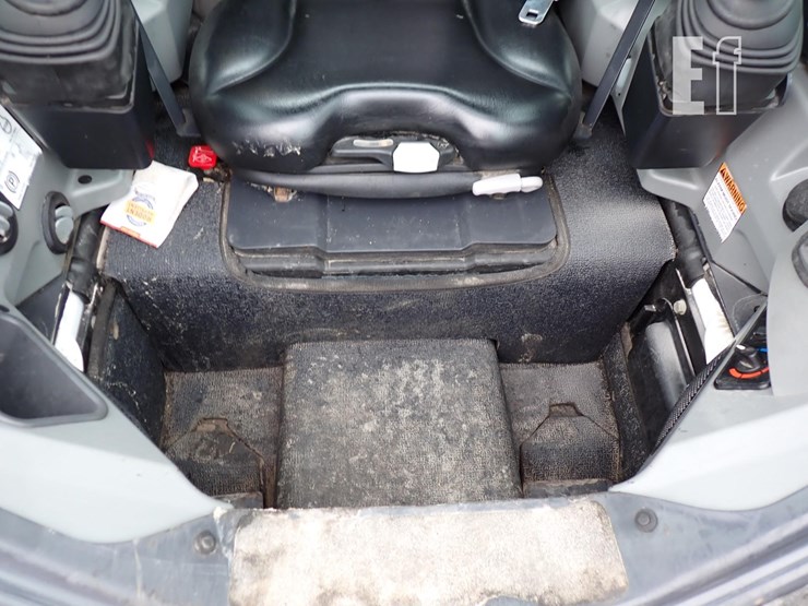 2016-bobcat-s650-image-15