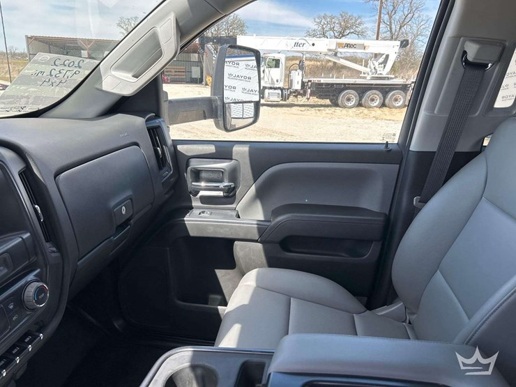 2022-chevrolet-silverado-6500hd-image-19