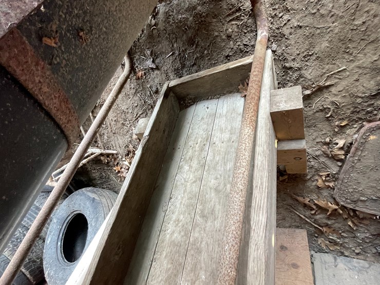 #6083-•-(2)-feed-troughs-image-12