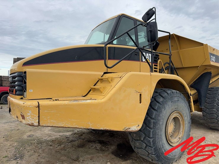 caterpillar-740-image-39