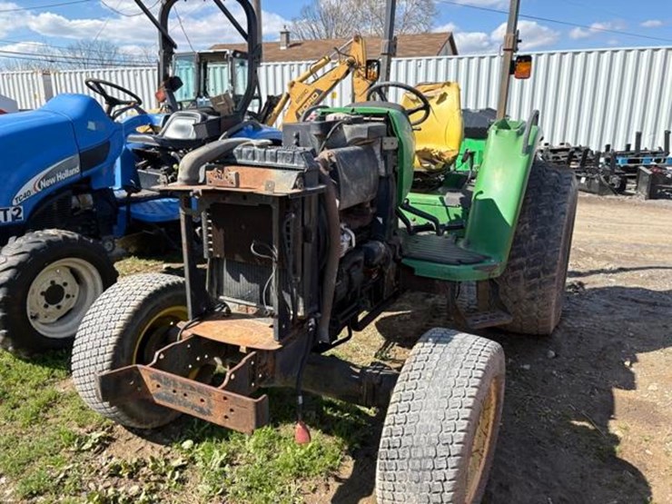 john-deere-4700-image-3