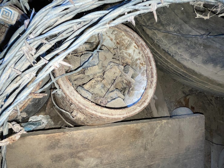 #6092-•-t-post-clips-and-electric-fence-gate-clips-image-9