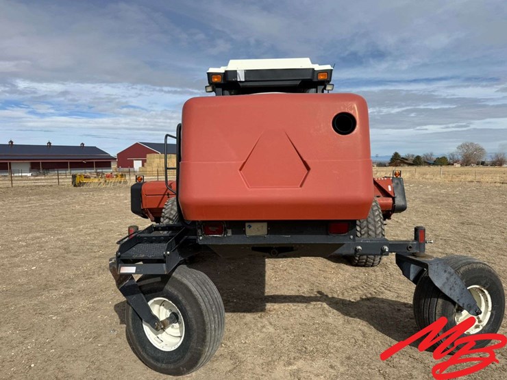 hesston-8450-image-5