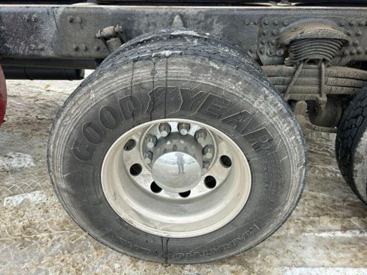 2017-western-star-4700-image-82