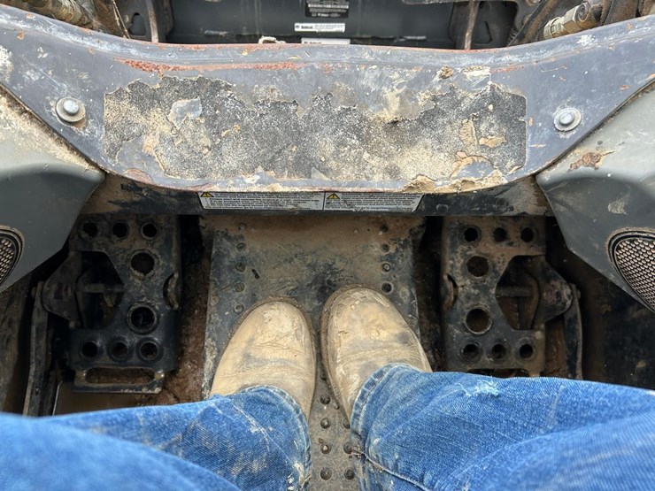 2022-bobcat-t550-image-21