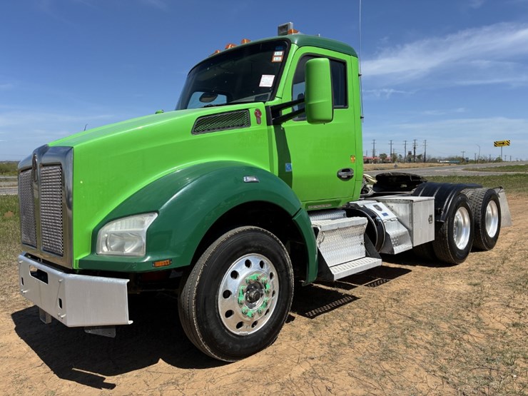 2019-kenworth-t880-image-1