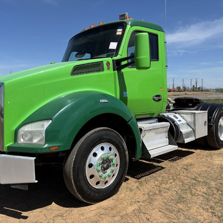 2019 KENWORTH T880