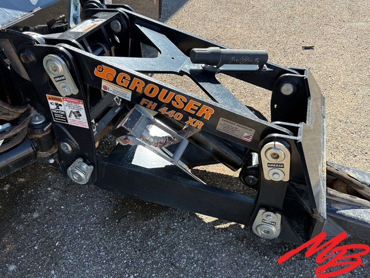 grouser-ag240-image-4