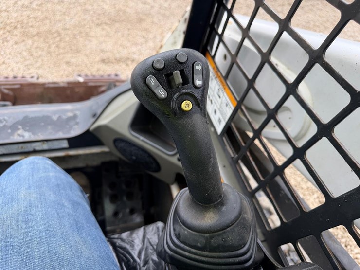 2018-bobcat-t590-image-20