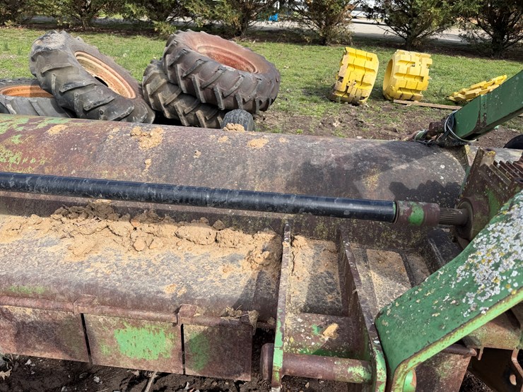 john-deere-220-image-29