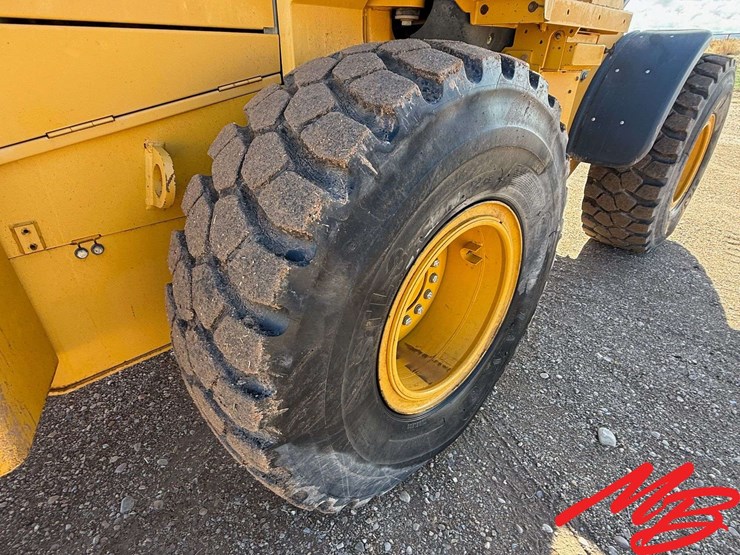 2018-deere-544k-image-21