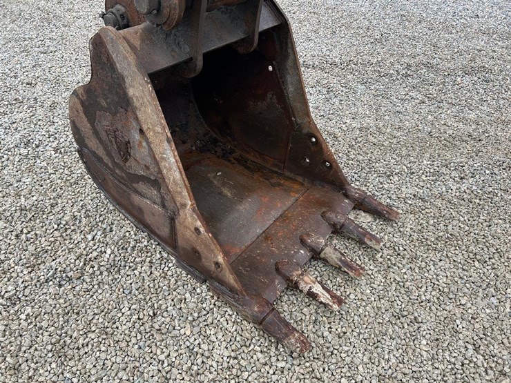 2020-deere-135g-image-8